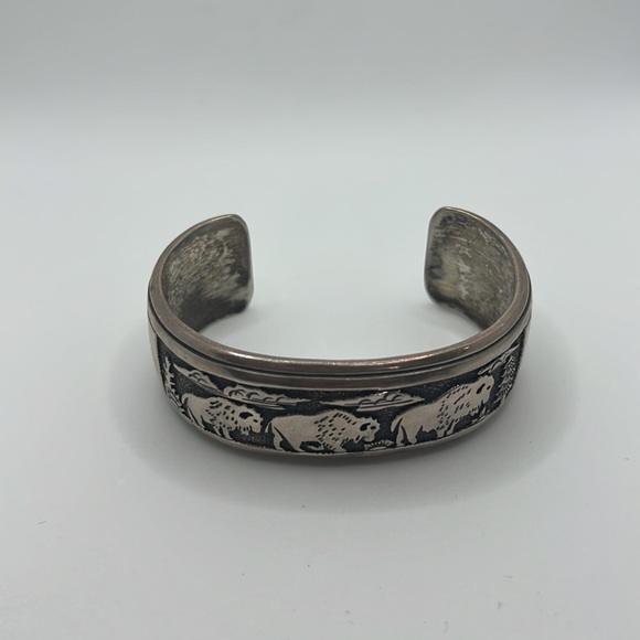 Sterling silver cuff bracelet by Thomas singer with buffalo navajo 43.19 grams - Picture 11 of 13